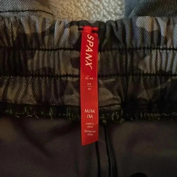SPANX Stretch Twill Joggers - Picture 4 of 7
